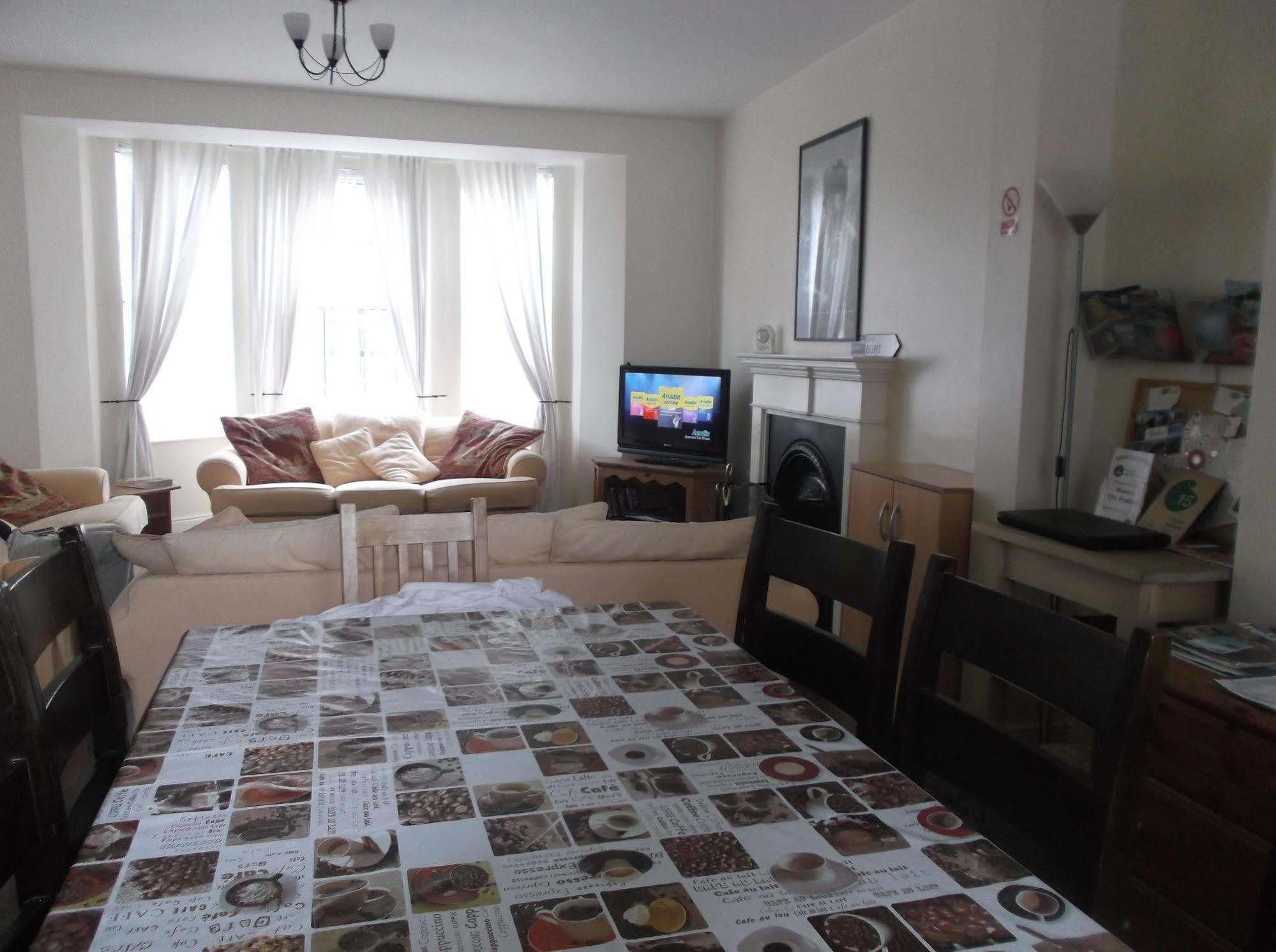Bed and Breakfast Fairman House Backpackers Лондондерри Экстерьер фото