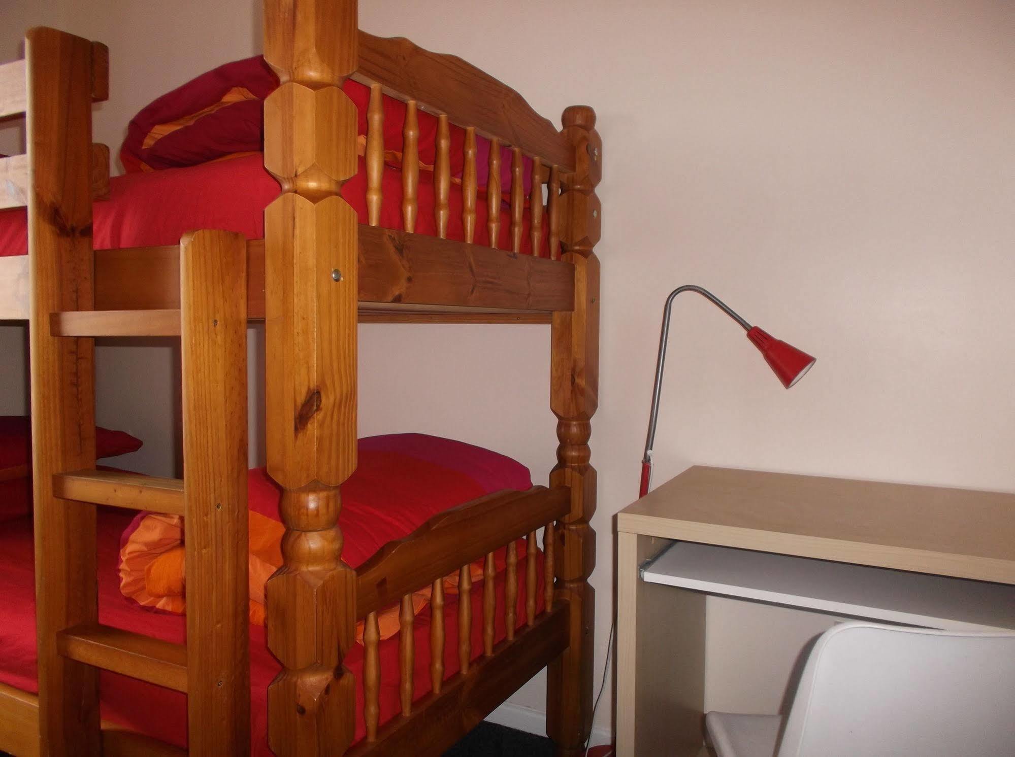 Bed and Breakfast Fairman House Backpackers Лондондерри Экстерьер фото